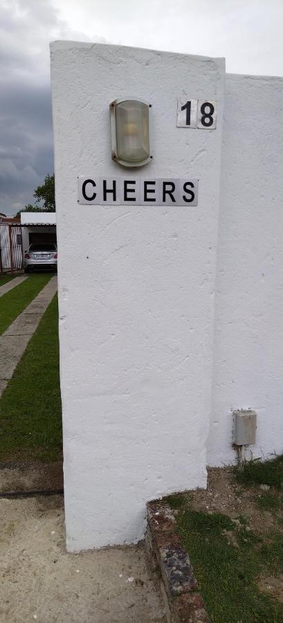 Cheers Guest House Evander Exterior foto